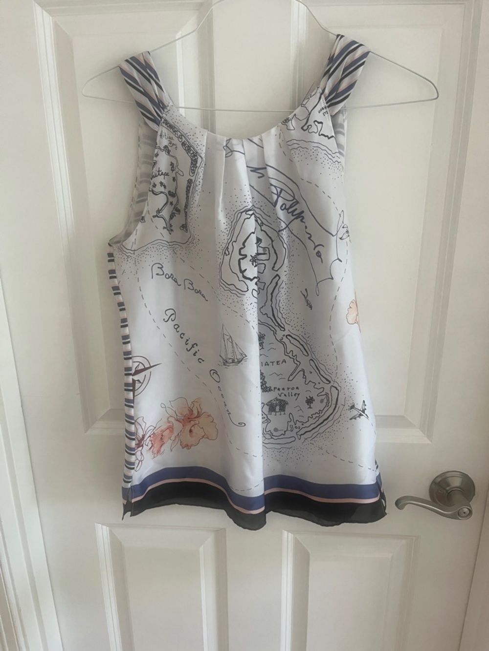 White House Black Market White Map-Print Sleeveless Camisole